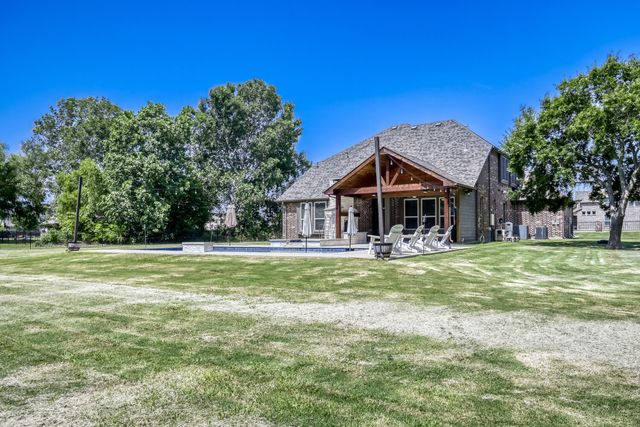7411 Mckinney Meadows Drive, Mckinney, TX 75071