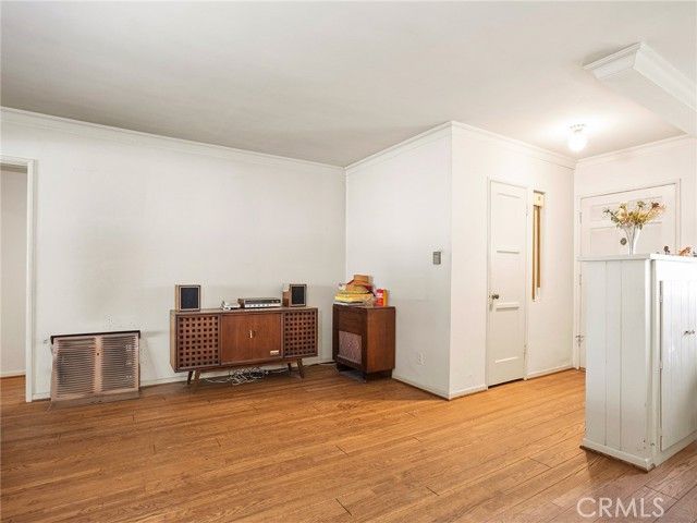 13607 Huston Street, Sherman Oaks, CA 91423