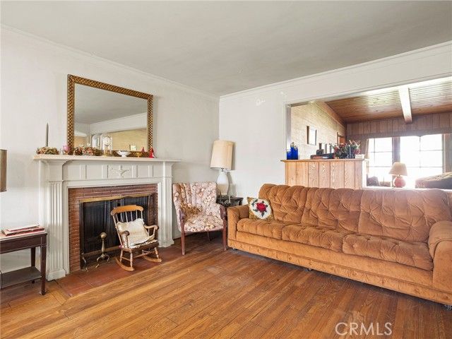 13607 Huston Street, Sherman Oaks, CA 91423