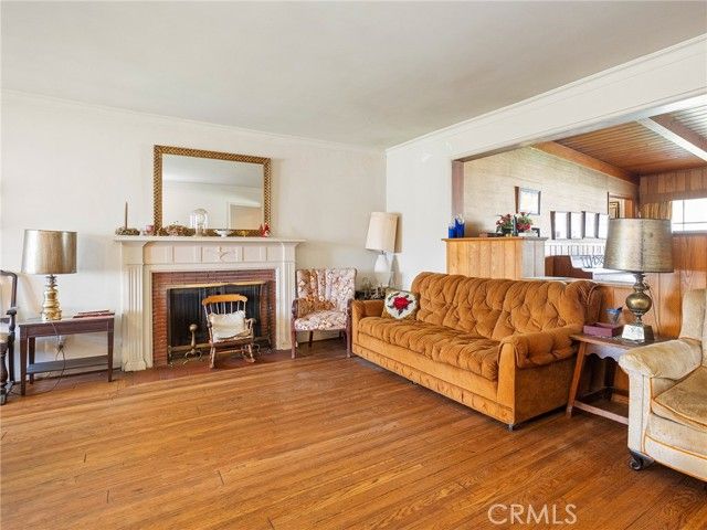 13607 Huston Street, Sherman Oaks, CA 91423