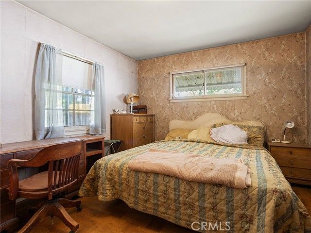 13607 Huston Street, Sherman Oaks, CA 91423