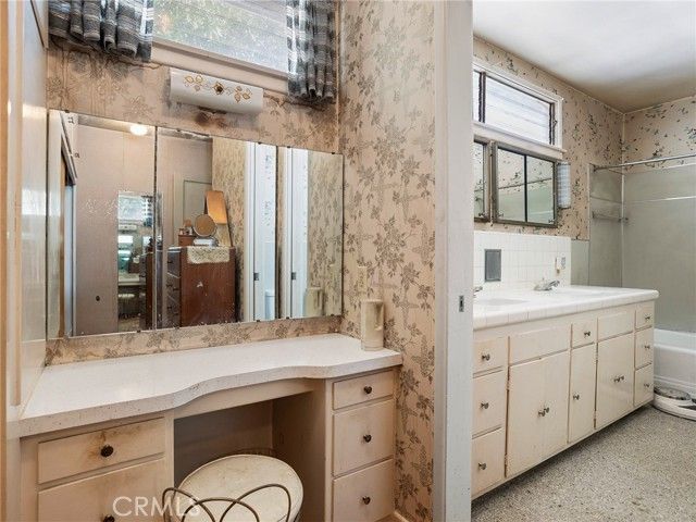 13607 Huston Street, Sherman Oaks, CA 91423