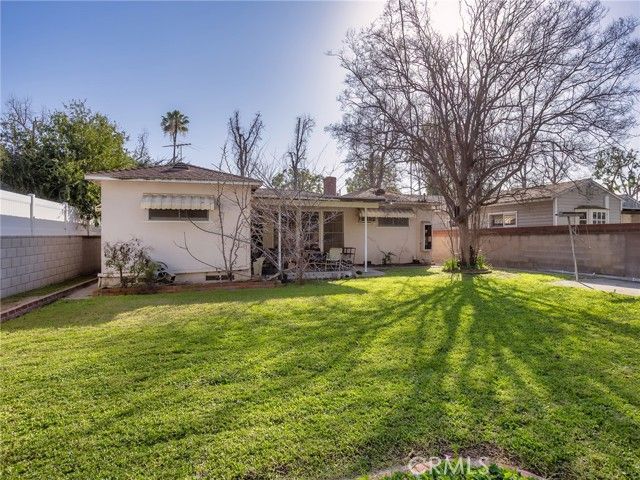 13607 Huston Street, Sherman Oaks, CA 91423