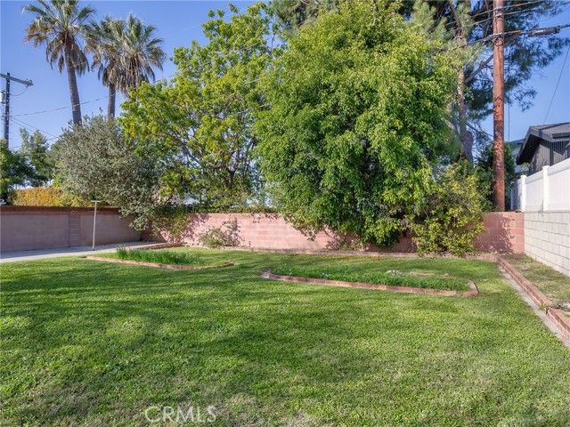 13607 Huston Street, Sherman Oaks, CA 91423