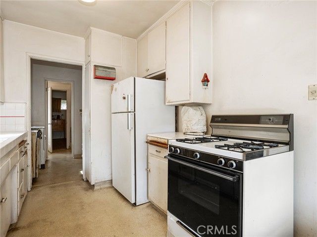 13607 Huston Street, Sherman Oaks, CA 91423