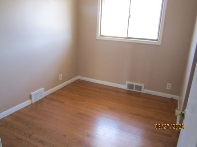 21181 Gordon Road, St Clair Shores, MI 48081