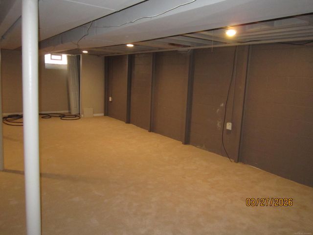 21181 Gordon Road, St Clair Shores, MI 48081