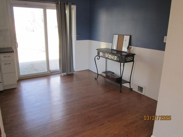 21181 Gordon Road, St Clair Shores, MI 48081