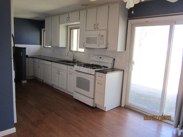 21181 Gordon Road, St Clair Shores, MI 48081