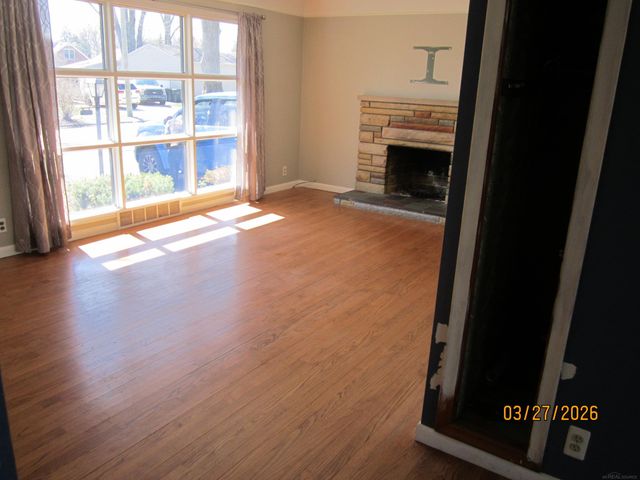 21181 Gordon Road, St Clair Shores, MI 48081