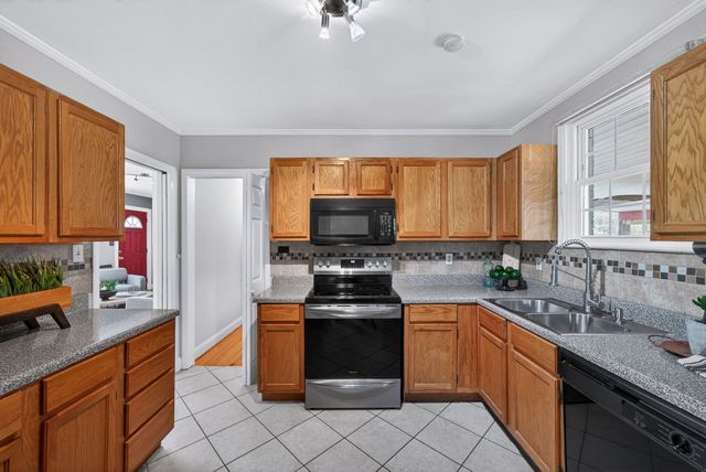 901 Vantrease Rd, Madison, TN 37115