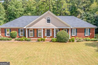 560 Saddle Crest Drive, Roswell, GA 30075