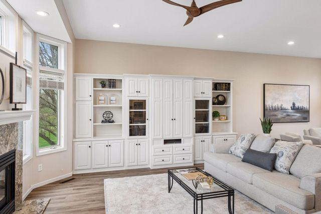 8261 Yuma Way N, Maple Grove, MN 55311