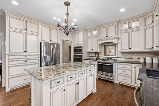 8261 Yuma Way N, Maple Grove, MN 55311