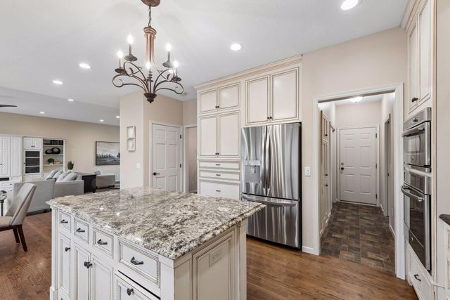 8261 Yuma Way N, Maple Grove, MN 55311