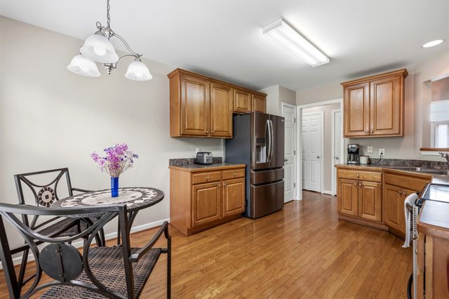 155 Brightstar Ct, Gallatin, TN 37066