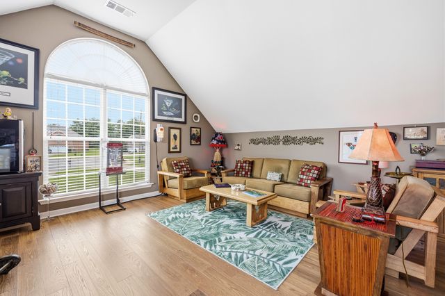 155 Brightstar Ct, Gallatin, TN 37066