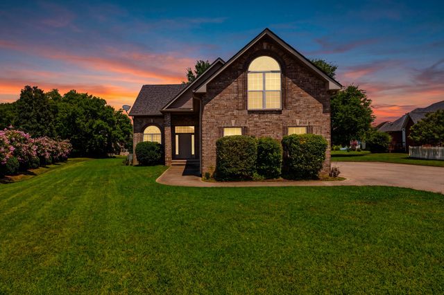155 Brightstar Ct, Gallatin, TN 37066