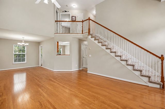 155 Brightstar Ct, Gallatin, TN 37066