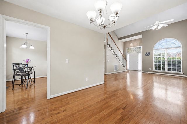155 Brightstar Ct, Gallatin, TN 37066