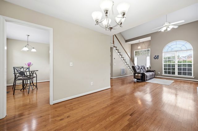 155 Brightstar Ct, Gallatin, TN 37066