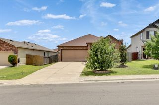500 New Bridge DR, Kyle, TX 78640