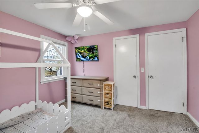 27 South Irwinwood Road, Lancaster, NY 14086