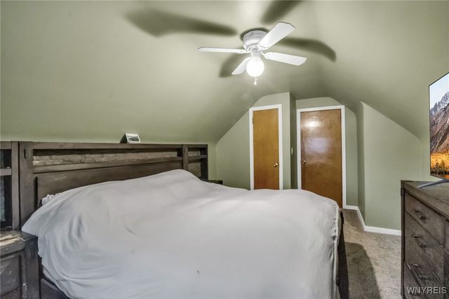 27 South Irwinwood Road, Lancaster, NY 14086