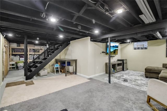 27 South Irwinwood Road, Lancaster, NY 14086