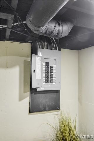 27 South Irwinwood Road, Lancaster, NY 14086