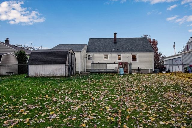 27 South Irwinwood Road, Lancaster, NY 14086