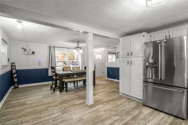 27 South Irwinwood Road, Lancaster, NY 14086