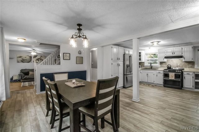 27 South Irwinwood Road, Lancaster, NY 14086