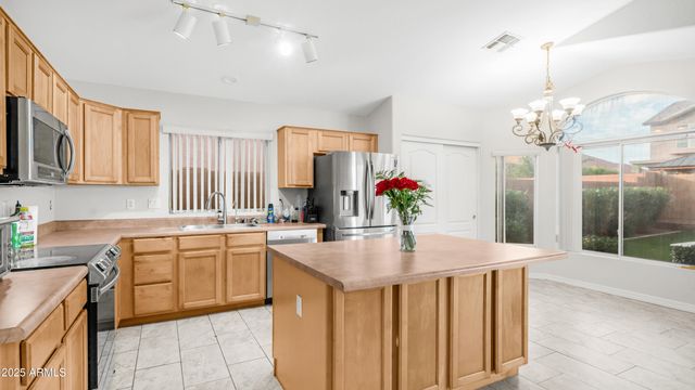 4448 E REDWOOD Lane, Phoenix, AZ 85048