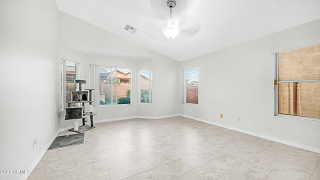 4448 E REDWOOD Lane, Phoenix, AZ 85048