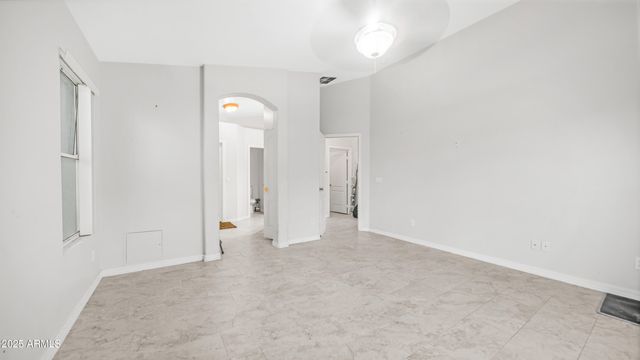 4448 E REDWOOD Lane, Phoenix, AZ 85048