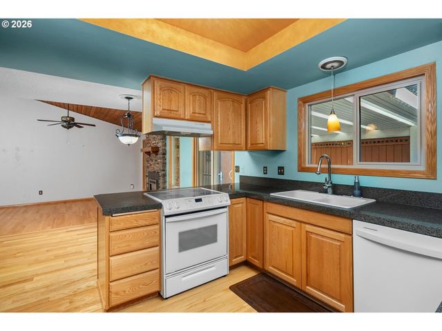 10826 Se 102ND Ave, Happy Valley, OR 97086