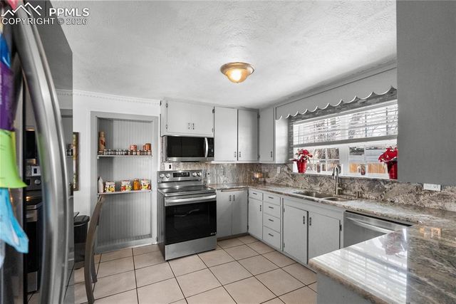2034 E 11th Street, Pueblo, CO 81001
