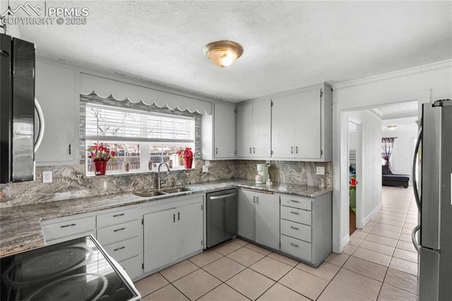 2034 E 11th Street, Pueblo, CO 81001