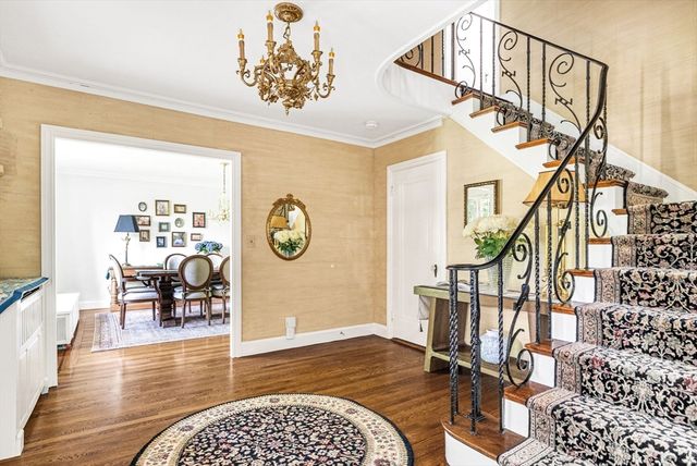 518 Newton St, Brookline, MA 02467