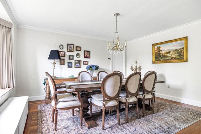 518 Newton St, Brookline, MA 02467