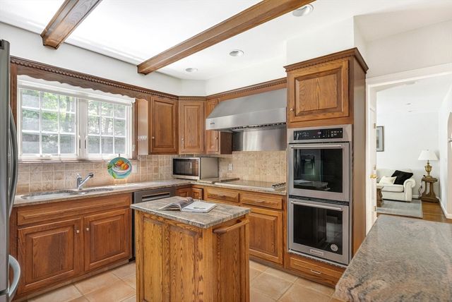 518 Newton St, Brookline, MA 02467