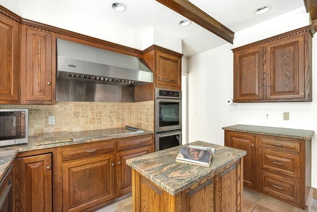 518 Newton St, Brookline, MA 02467
