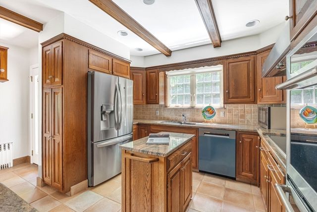 518 Newton St, Brookline, MA 02467
