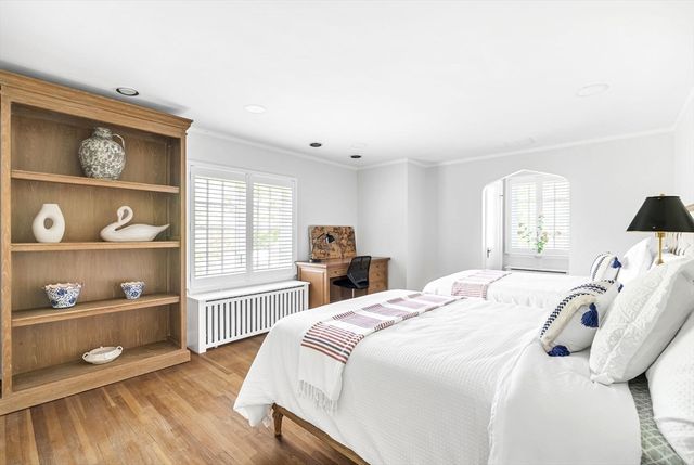 518 Newton St, Brookline, MA 02467