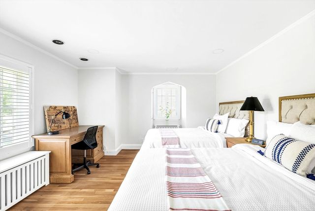 518 Newton St, Brookline, MA 02467