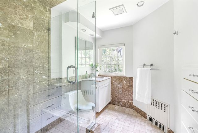 518 Newton St, Brookline, MA 02467
