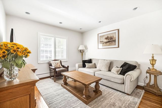 518 Newton St, Brookline, MA 02467