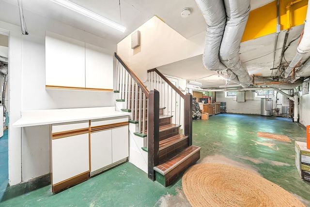 518 Newton St, Brookline, MA 02467