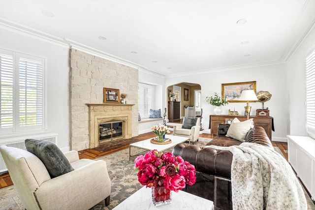 518 Newton St, Brookline, MA 02467